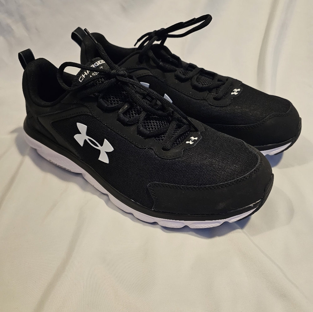 Like New! Men's Under Armour Charged Assert Athletic Shoes 14